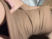 उत्तम स्तनों वाली लड़की